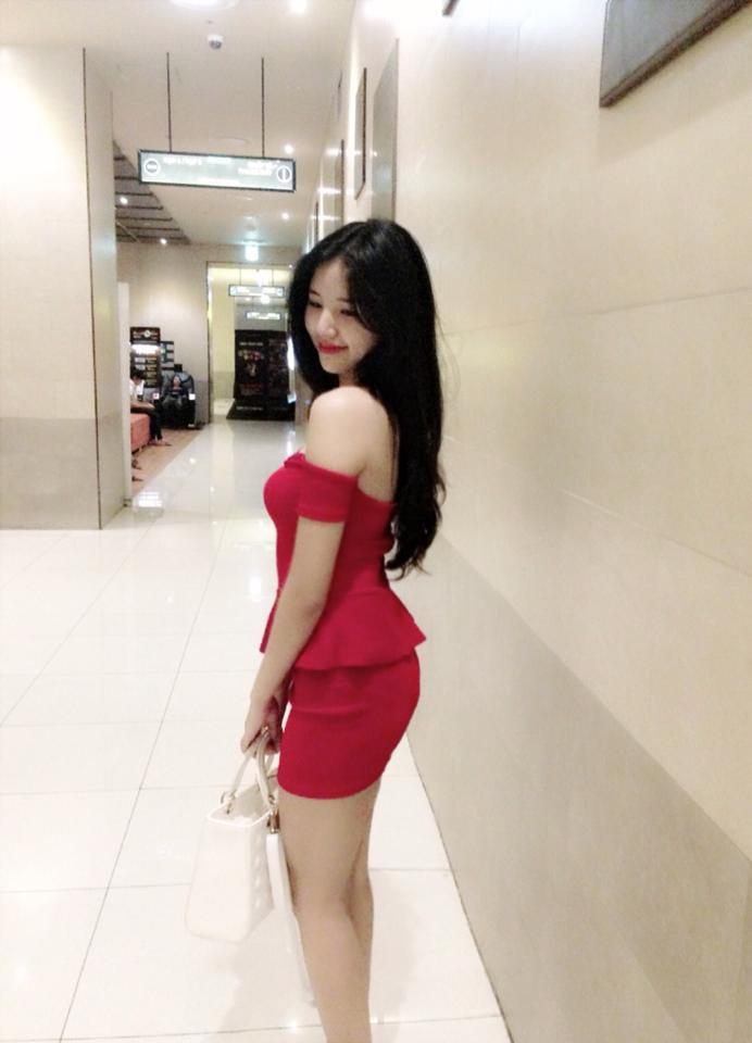 美女被强行揉小内内憋尿